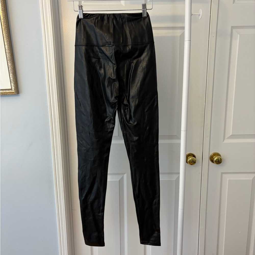 Aritzia Wilfred Free Black Highrise Vegan Leggings Size Extra Small - Picture 11 of 11